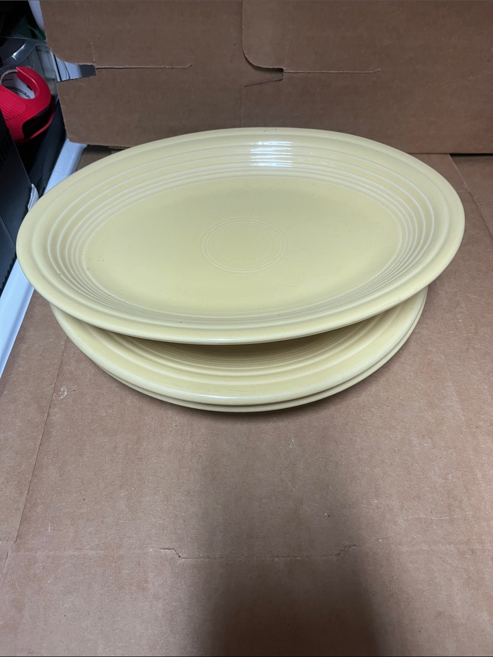 Classic Cream Ceramic Dinner Plates - Soft Yellow Tone